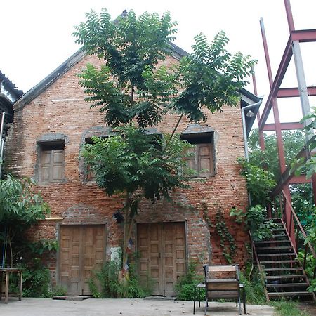 Trace Hotelistro Чиангмай Экстерьер фото